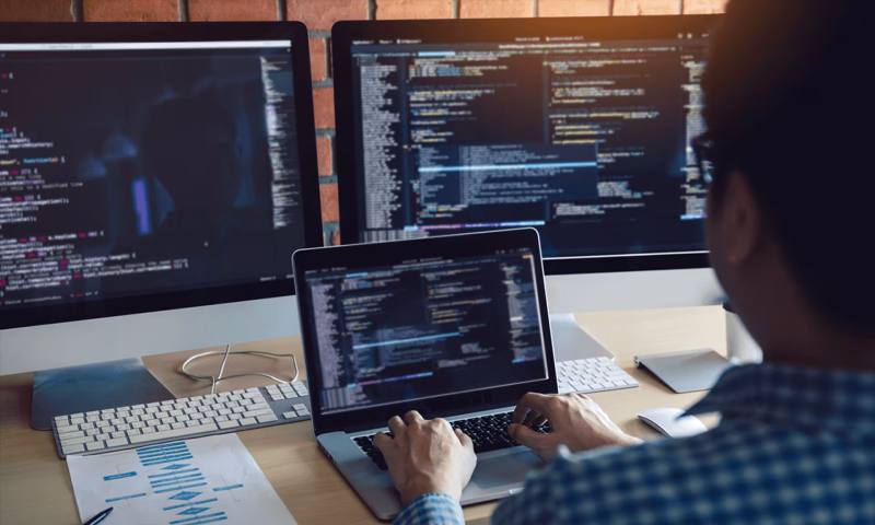 数据科学选型:R与Python如何赋能越西县网站建设?